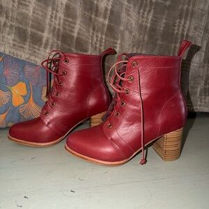 Bali Elf Red Boots 8.5